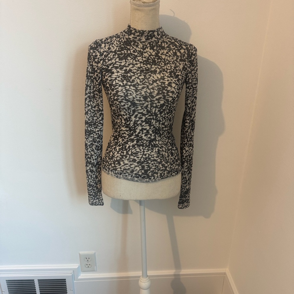 H&M mesh top - Picture 11 of 11